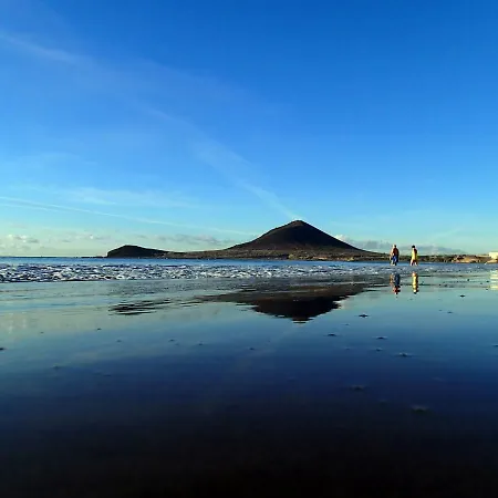 Apartment La Perla Sea View, Pool, Parking And Wifi El Medano (Tenerife)