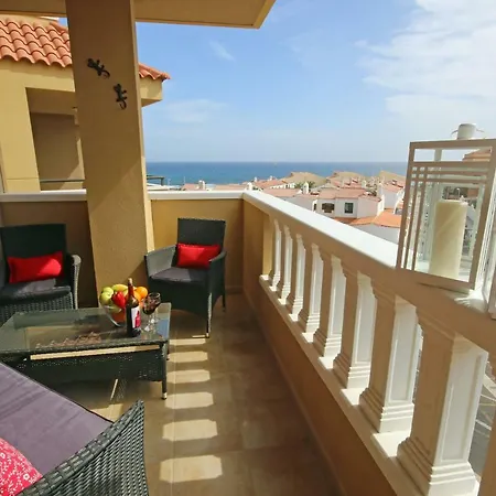 La Perla Sea View, Pool, Parking And Wifi Apartment